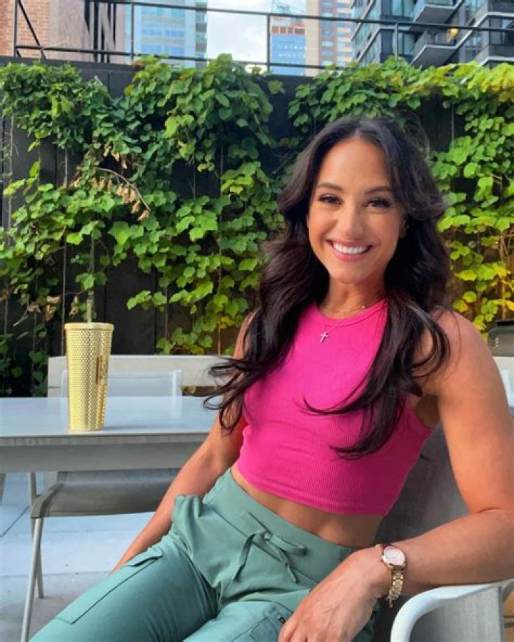 Emily Compagno Height: Exploring the Life of a Multifaceted Media Personality