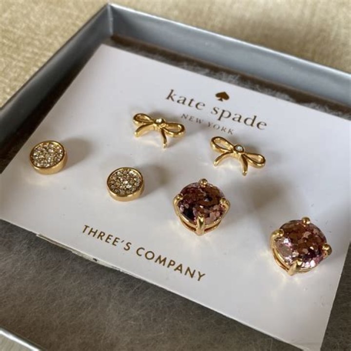 Kate Spade Earrings: A Stylish Accessory for Every Occasion