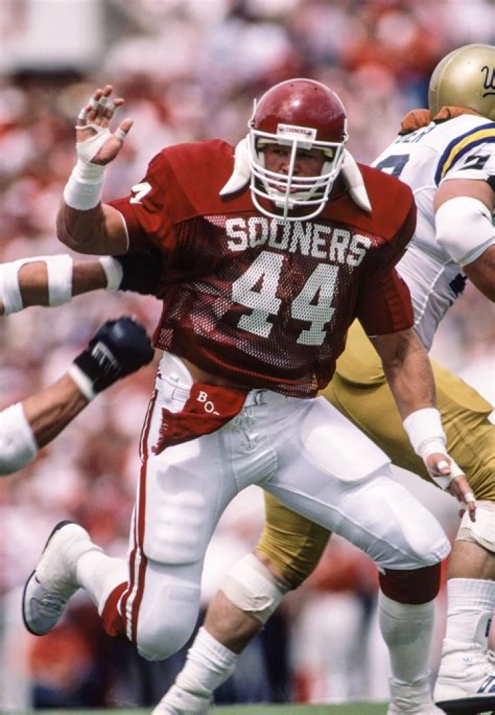 The Legendary Brian Bosworth: Unstoppable Force on the Gridiron